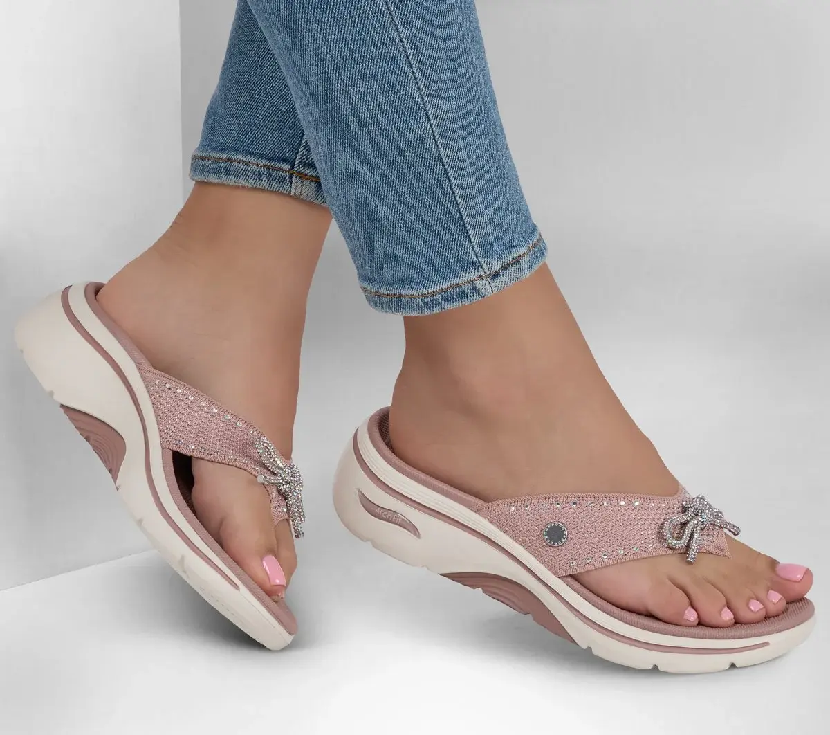 Martha Stewart: GO WALK Arch Fit 2.0 Sandal – Glimmer