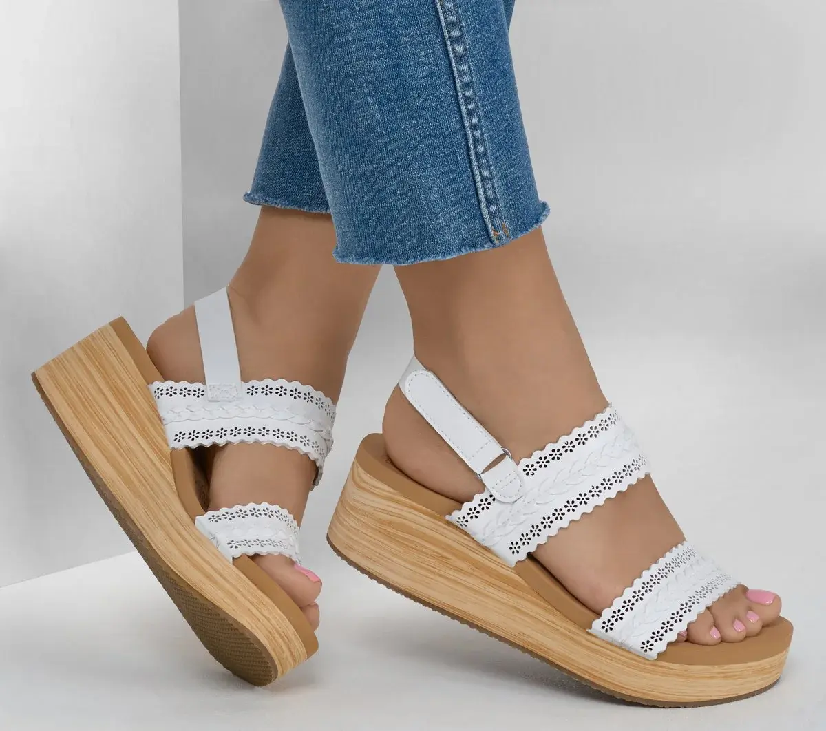 Summers – Coastal Stroll