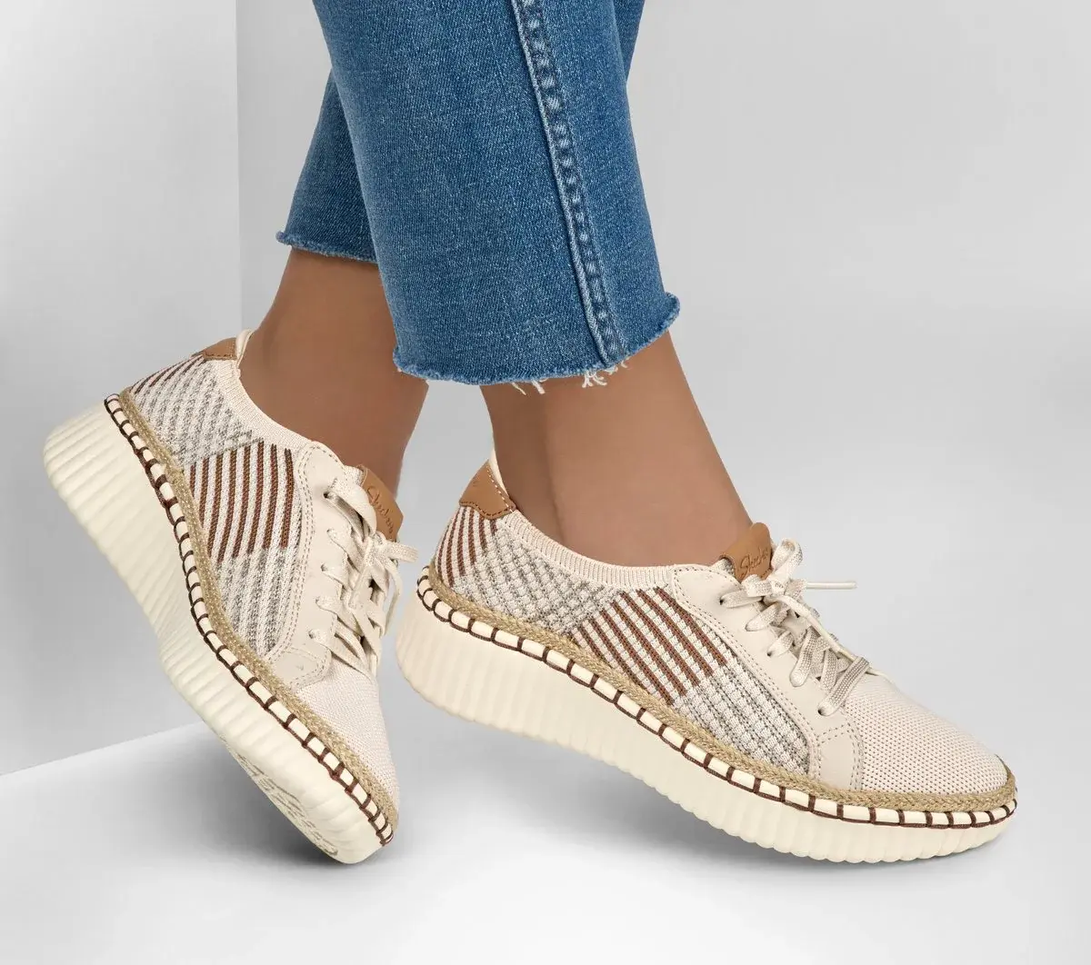 Wilshire Blvd – Breezy Stroll Wilshire Blvd – Breezy Stroll